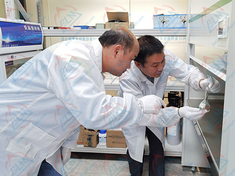 化學成人看片在线观看圖片