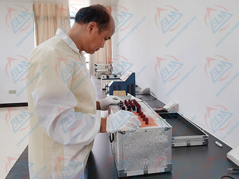 無線電成人看片在线观看實驗室圖片